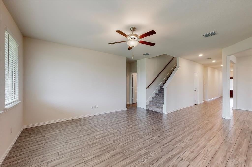 2130 Clarion Dr - Photo 4 of 17