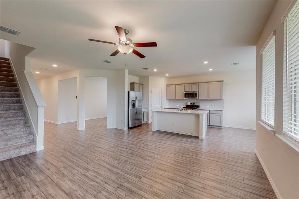 2130 Clarion Dr - Photo 5 of 17