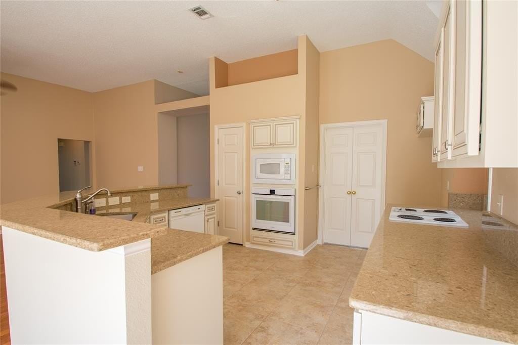 5809 Coldsworth Ct - Photo 4 of 27