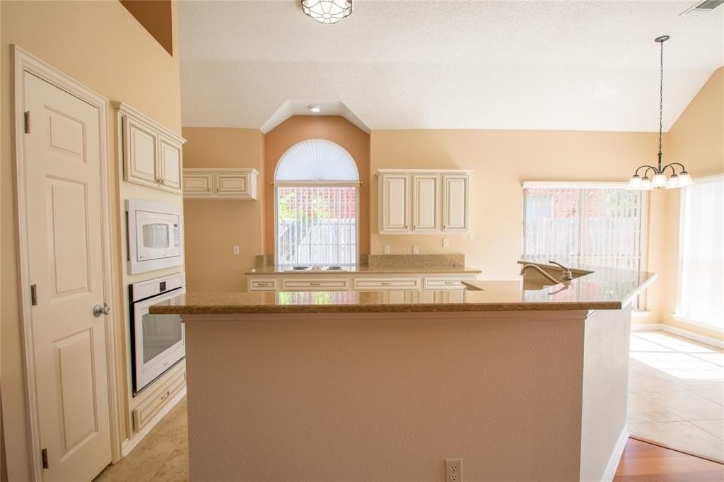 5809 Coldsworth Ct - Photo 7 of 27