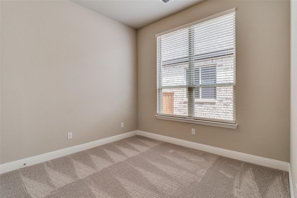 1319 Beach Blvd - Photo 5 of 27