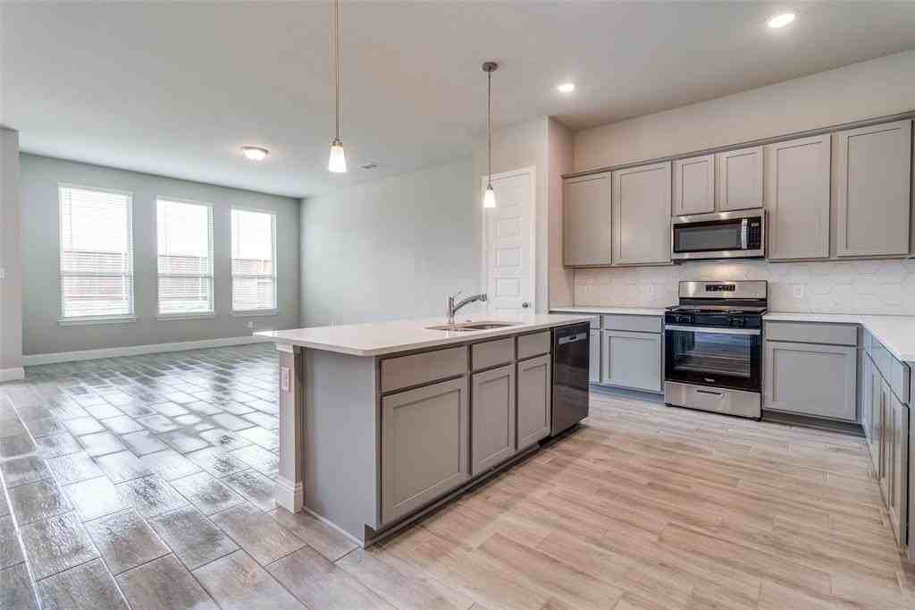 1319 Beach Blvd - Photo 6 of 27