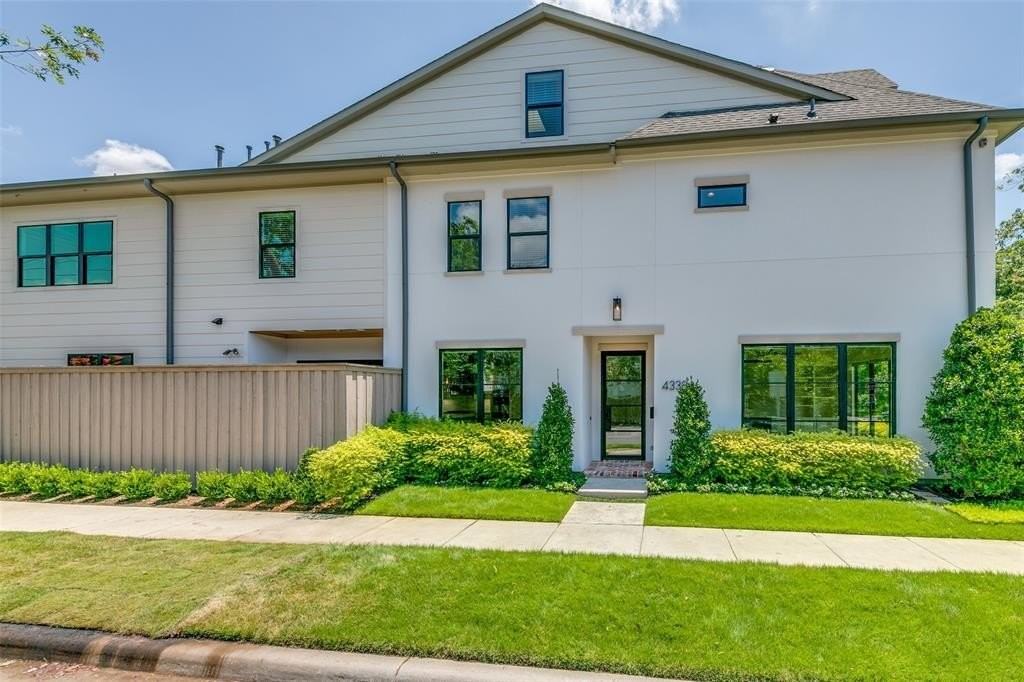 4338 Emerson Ave - Photo 3 of 40