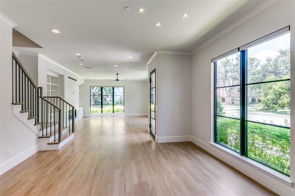 4338 Emerson Ave - Photo 4 of 40