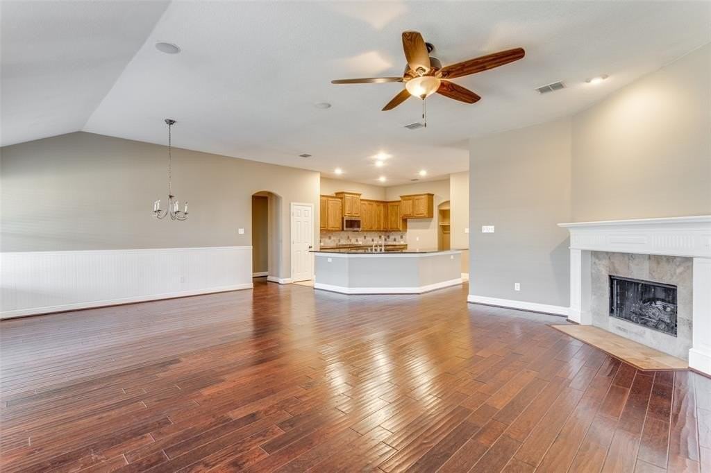 1241 Millers Creek Dr - Photo 6 of 25