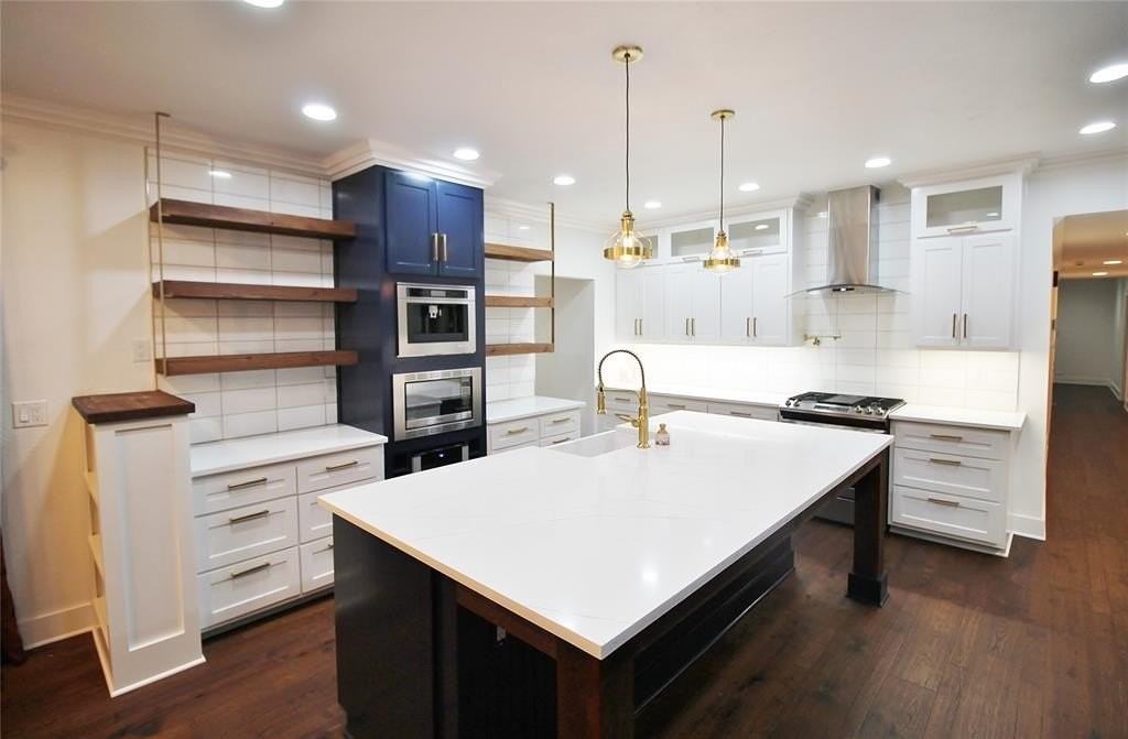 806 Bryson St - Photo 2 of 33