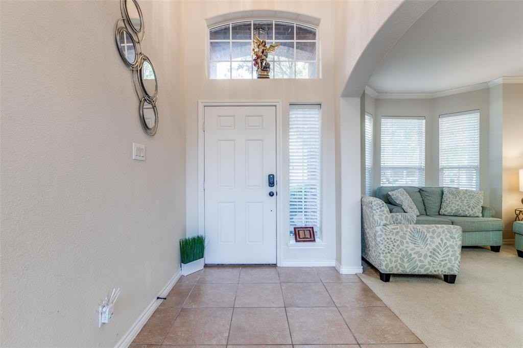 9412 Fenway Dr - Photo 2 of 25