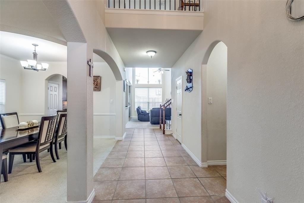 9412 Fenway Dr - Photo 4 of 25