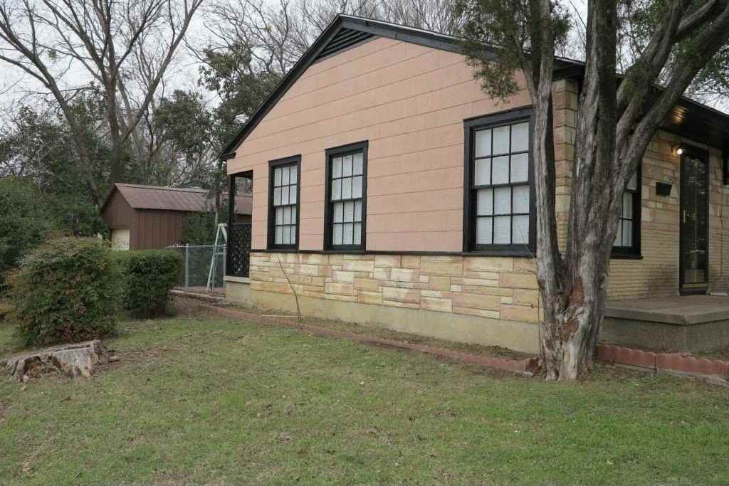 7428 Gaston Ave - Photo 4 of 15