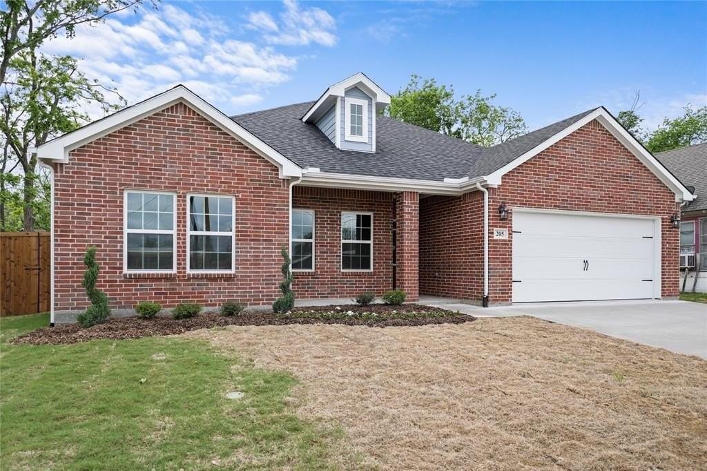 205 W 11th St - Photo 3 of 16