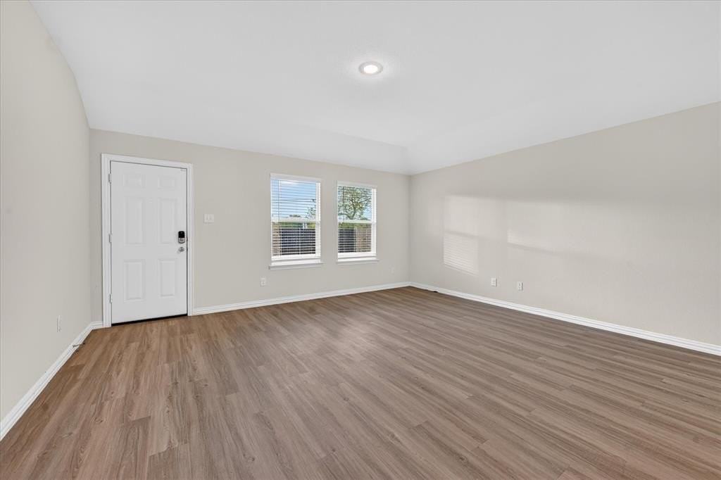 102 Goel St - Photo 2 of 26