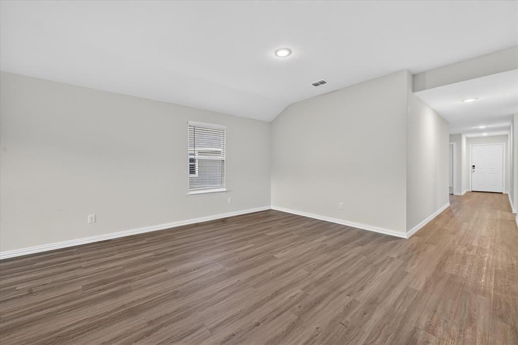 102 Goel St - Photo 4 of 26