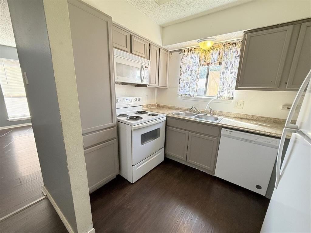 2641 Santa Barbara Dr - Photo 7 of 15