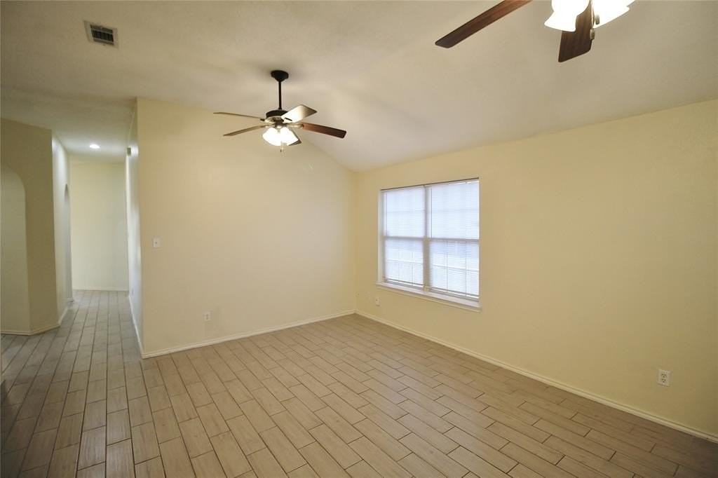 609 Blueberry Hill Ln - Photo 3 of 20