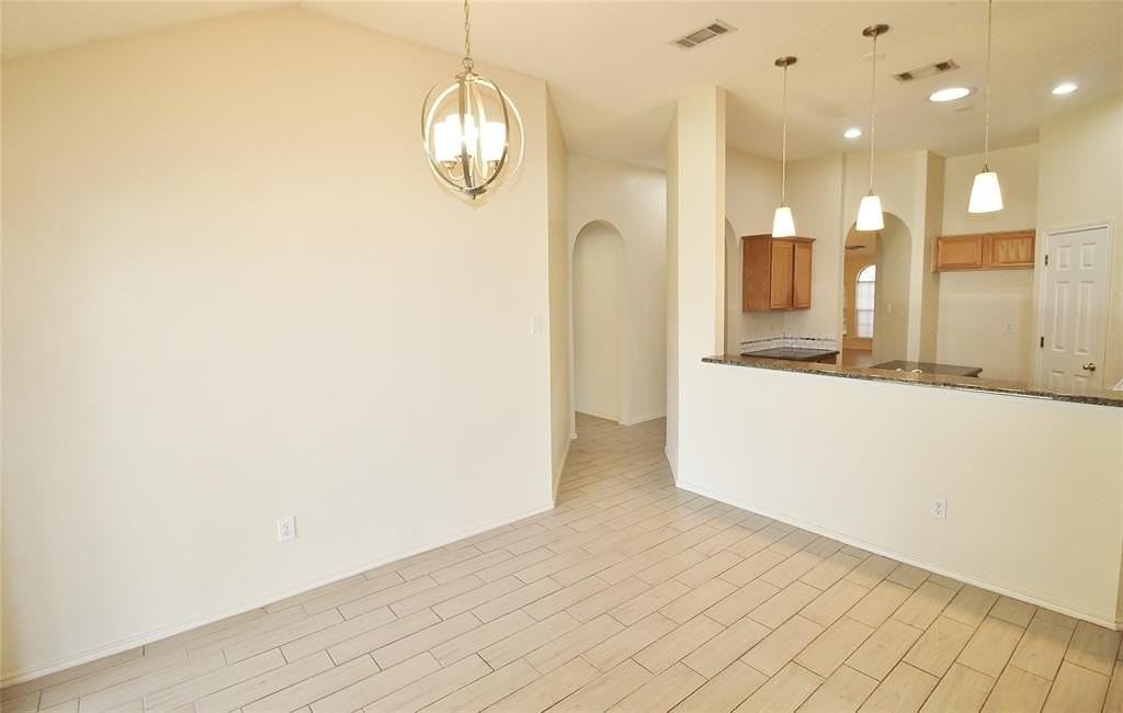 609 Blueberry Hill Ln - Photo 6 of 20