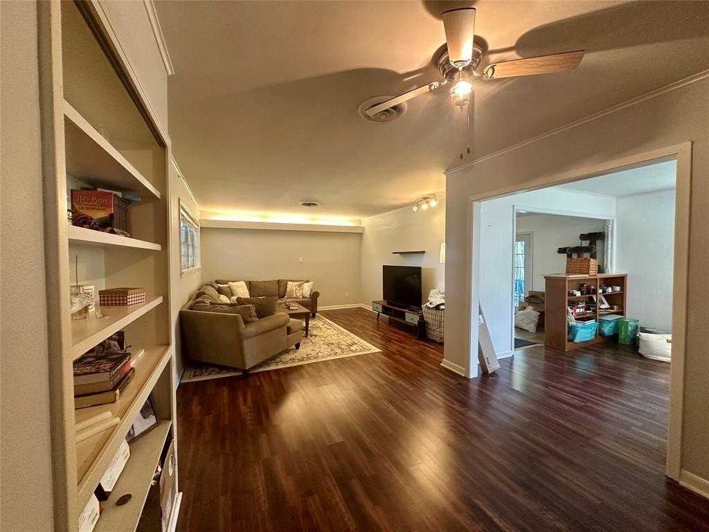 2011 Audubon Pl - Photo 7 of 16