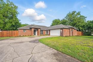 829 Hunters Creek Dr - Photo 1 of 1