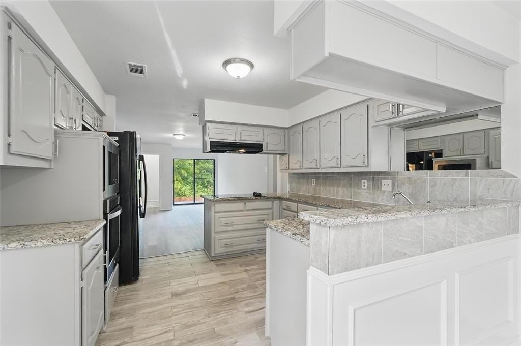 829 Hunters Creek Dr - Photo 5 of 38