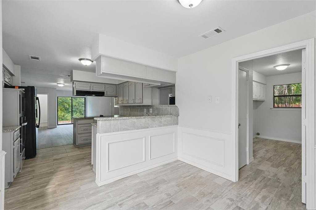 829 Hunters Creek Dr - Photo 7 of 38
