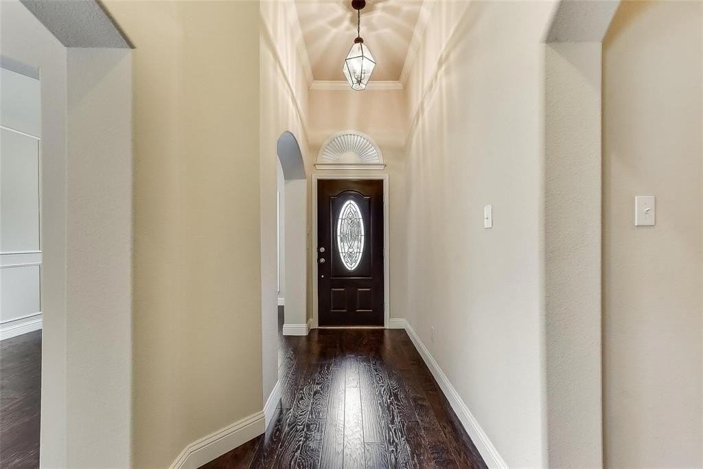 34 Painted Rock Ct - Photo 2 of 24