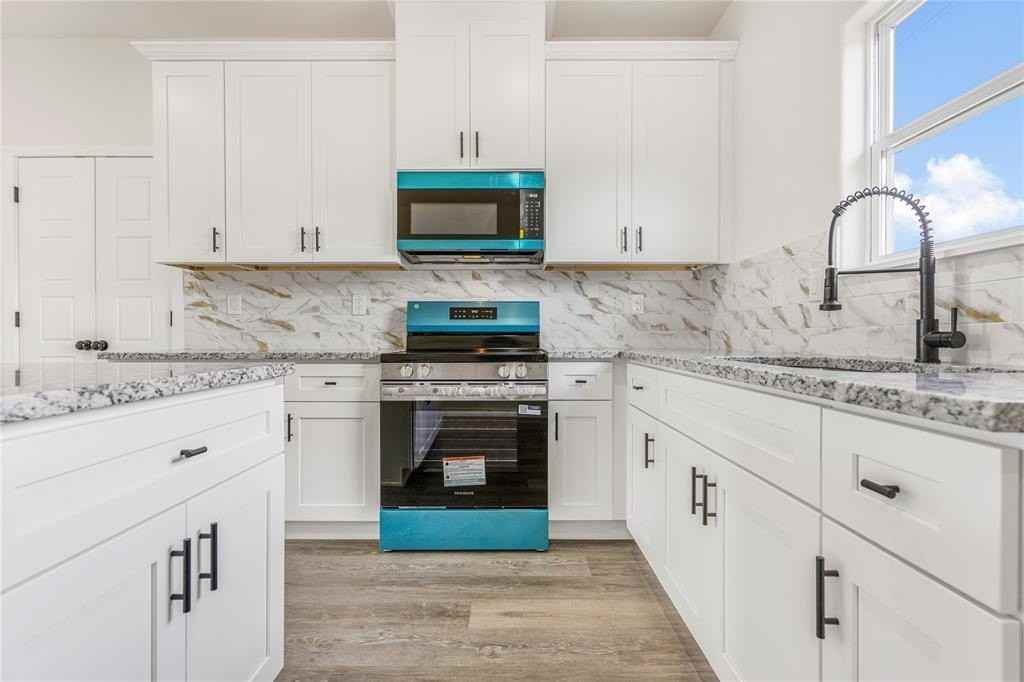 3426 Sumac Dr - Photo 2 of 9