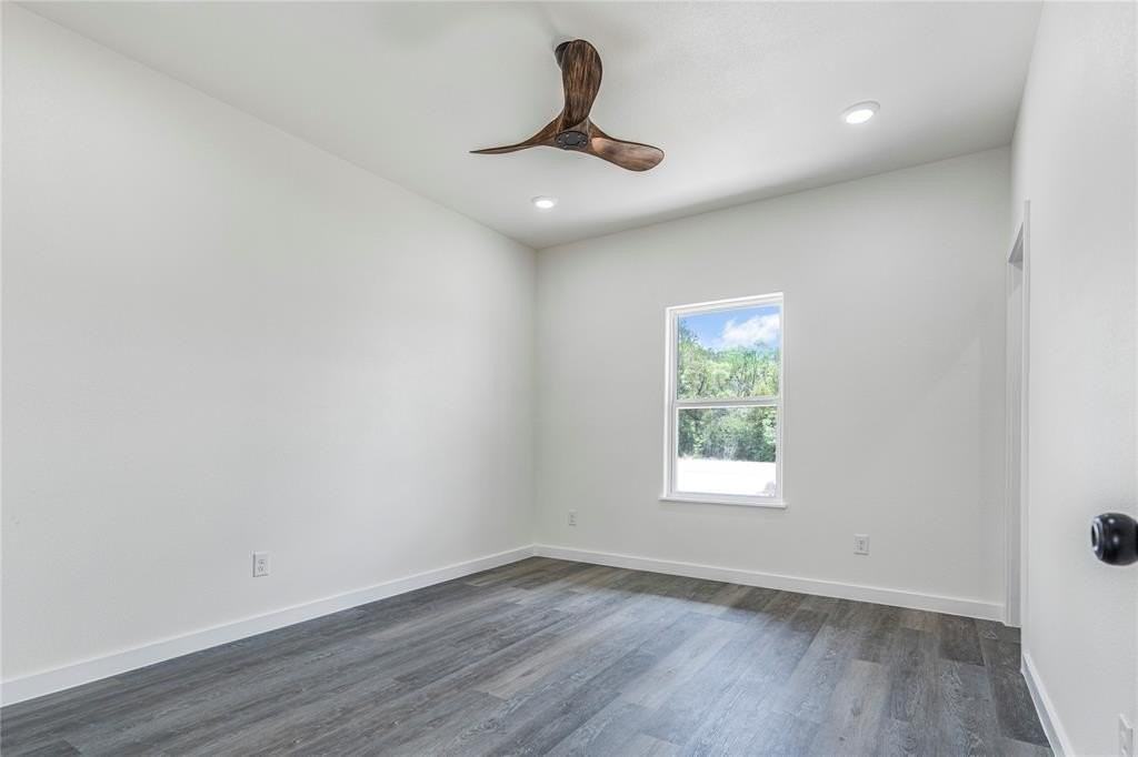 3426 Sumac Dr - Photo 6 of 9