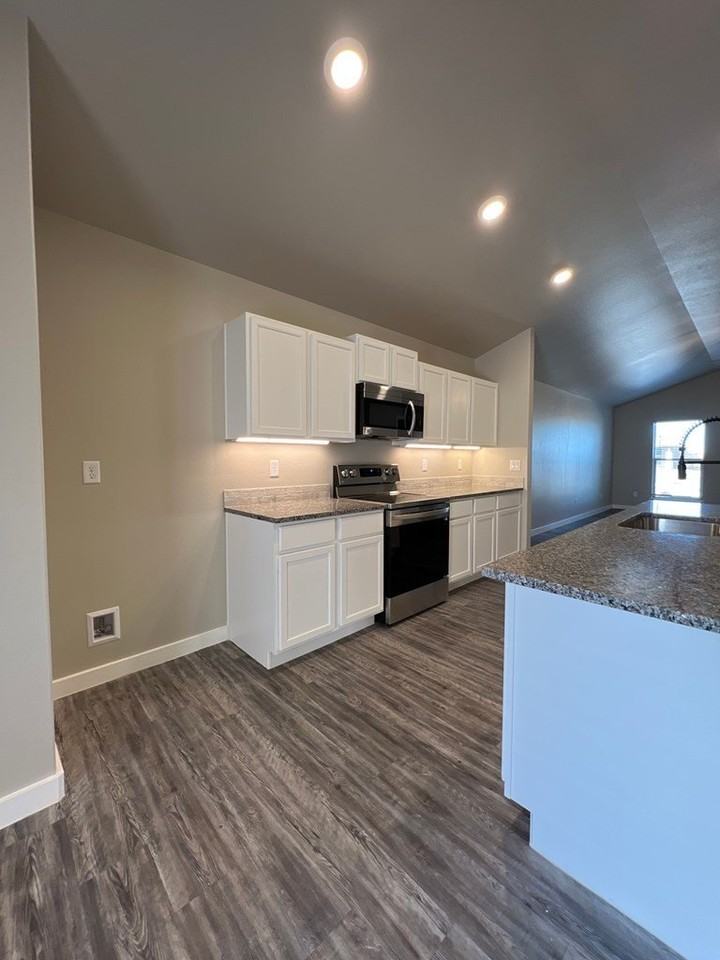 7108 E County Road 99 1/2 - Photo 6 of 17