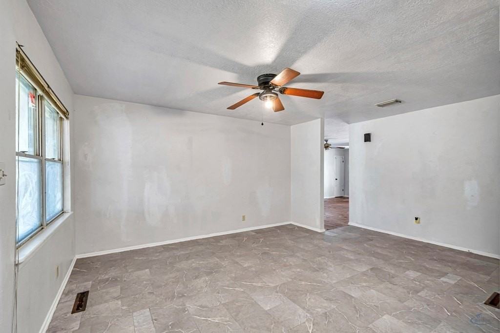 1311 E 52nd St Unit 1 - Photo 6 of 18