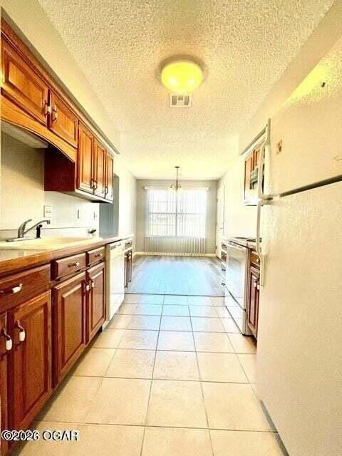 3325 Poplar Ct - Photo 3 of 9