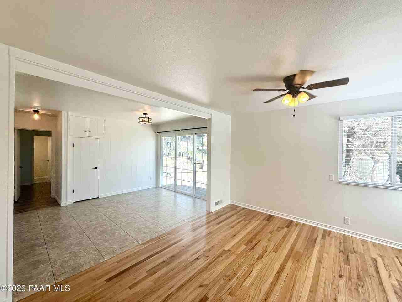 424 W Leroux St - Photo 4 of 16