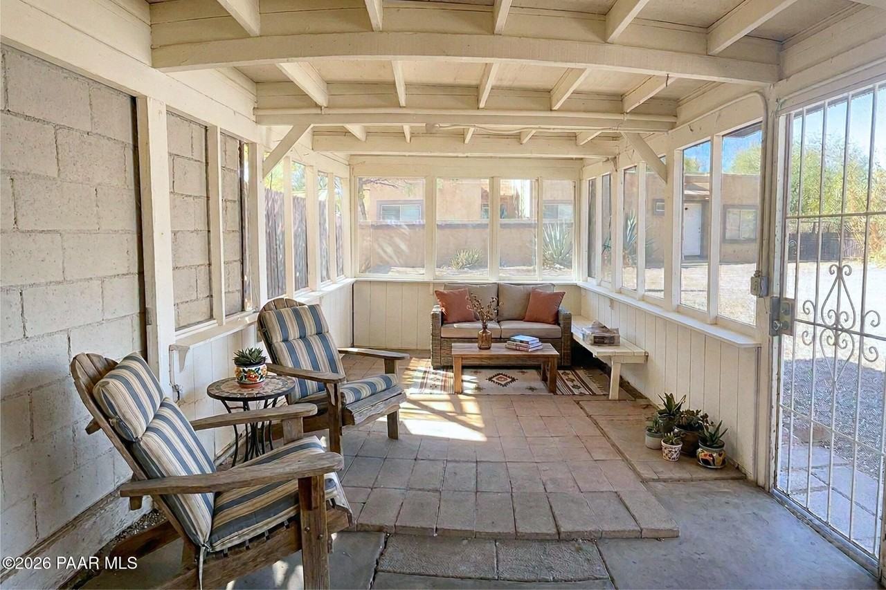 2143 N Bell Ave - Photo 5 of 9