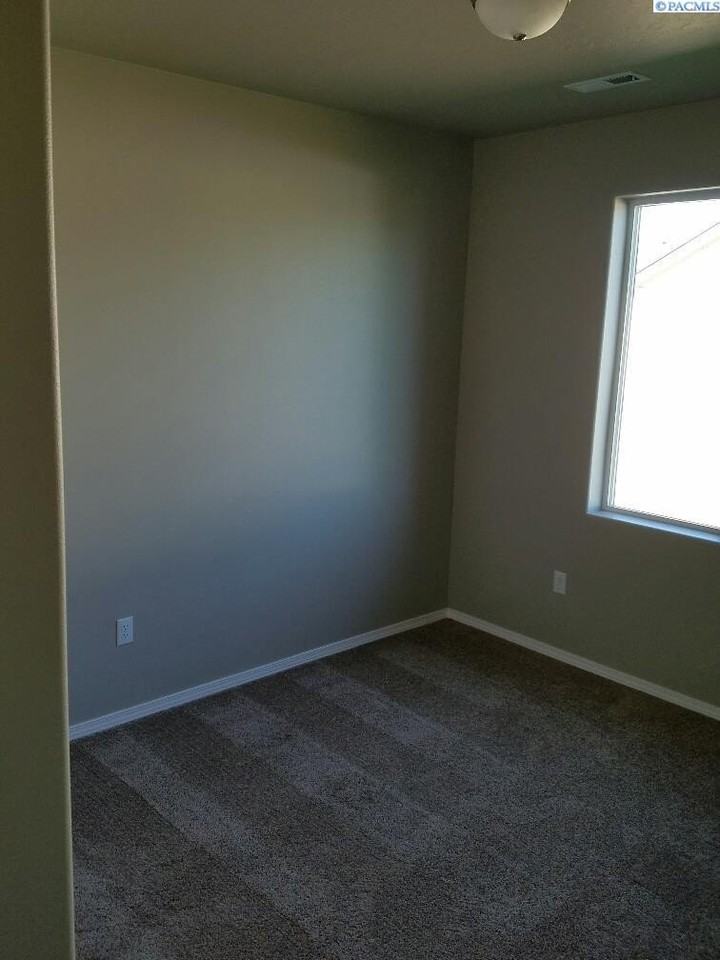 6810 Yellowstone Dr - Photo 4 of 13