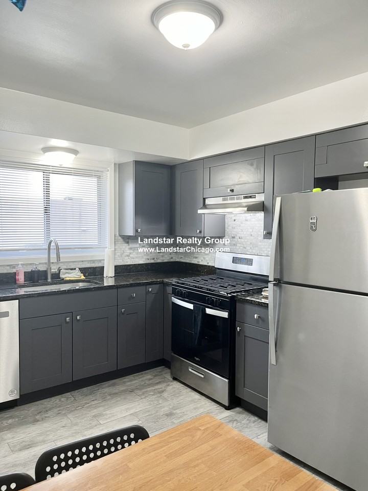 1302 Carol St #1A - Photo 4 of 8
