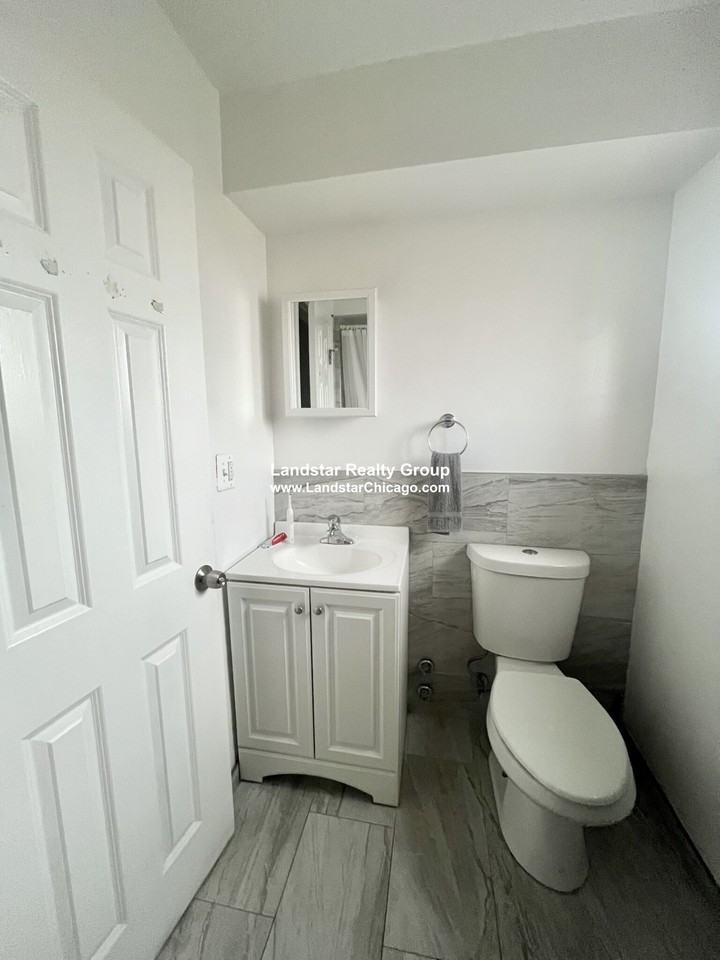 1302 Carol St #1A - Photo 7 of 8