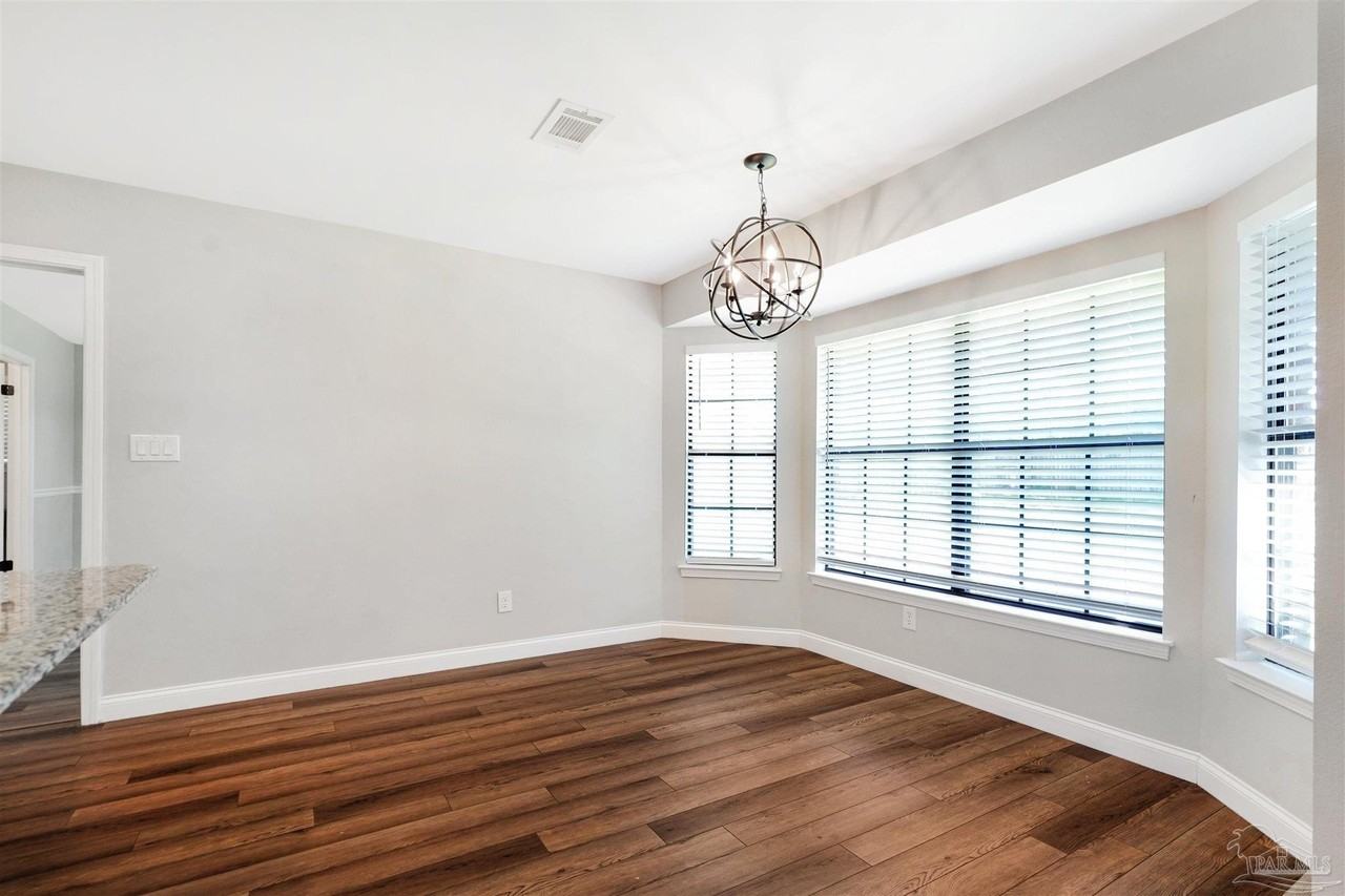 323 Twisted Oak Dr - Photo 5 of 20