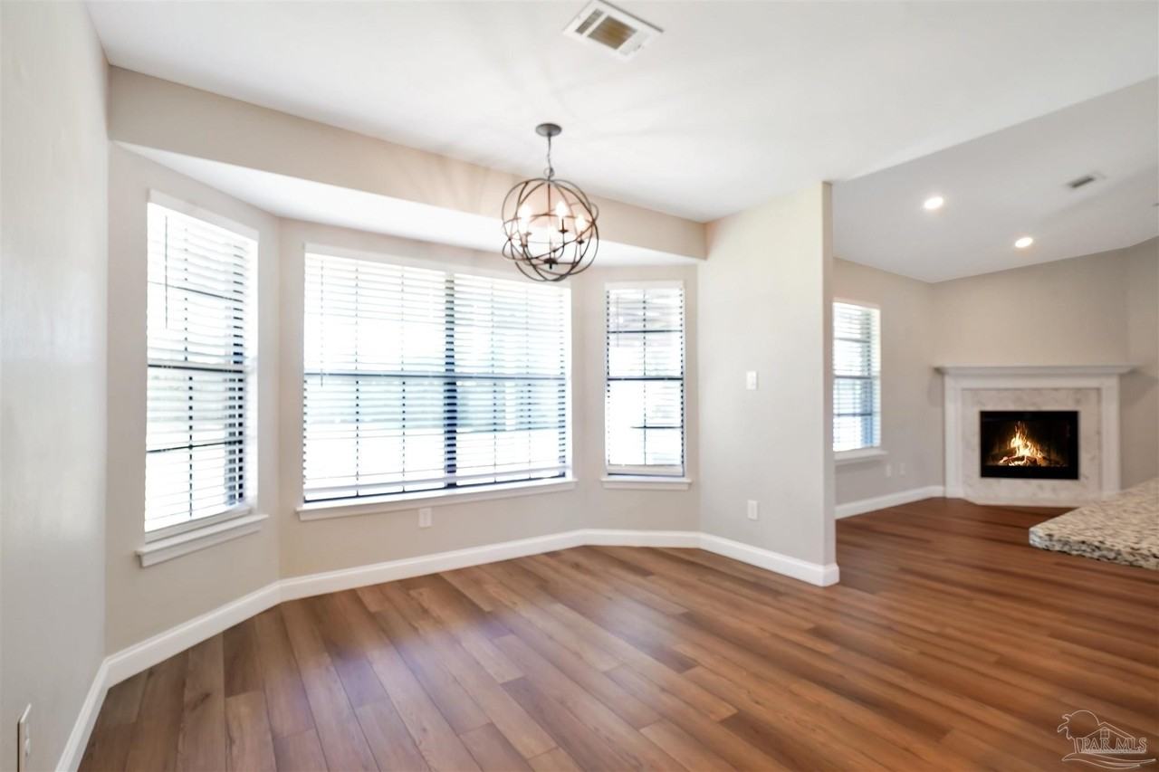 323 Twisted Oak Dr - Photo 6 of 20