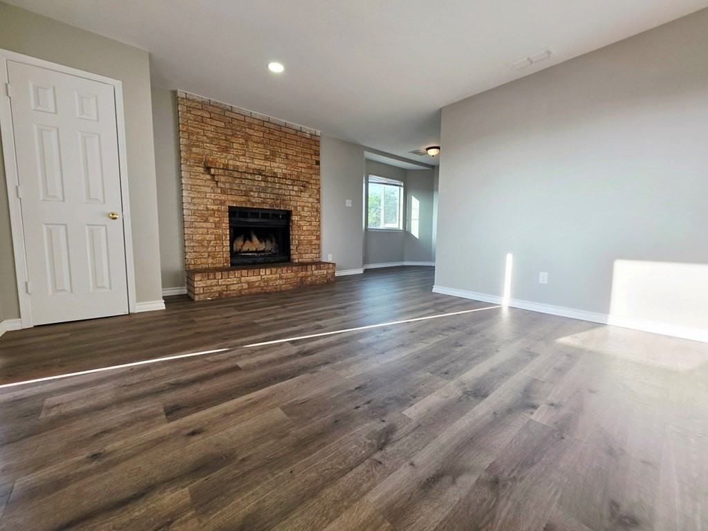 405 Humble Ave Apt A - Photo 3 of 10