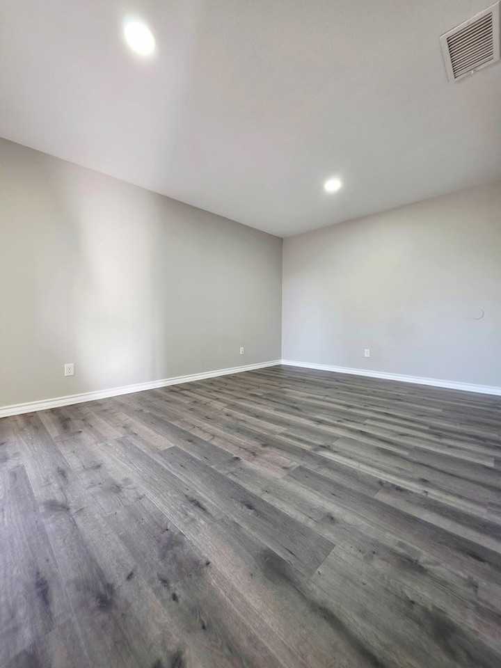 405 Humble Ave Apt A - Photo 6 of 10