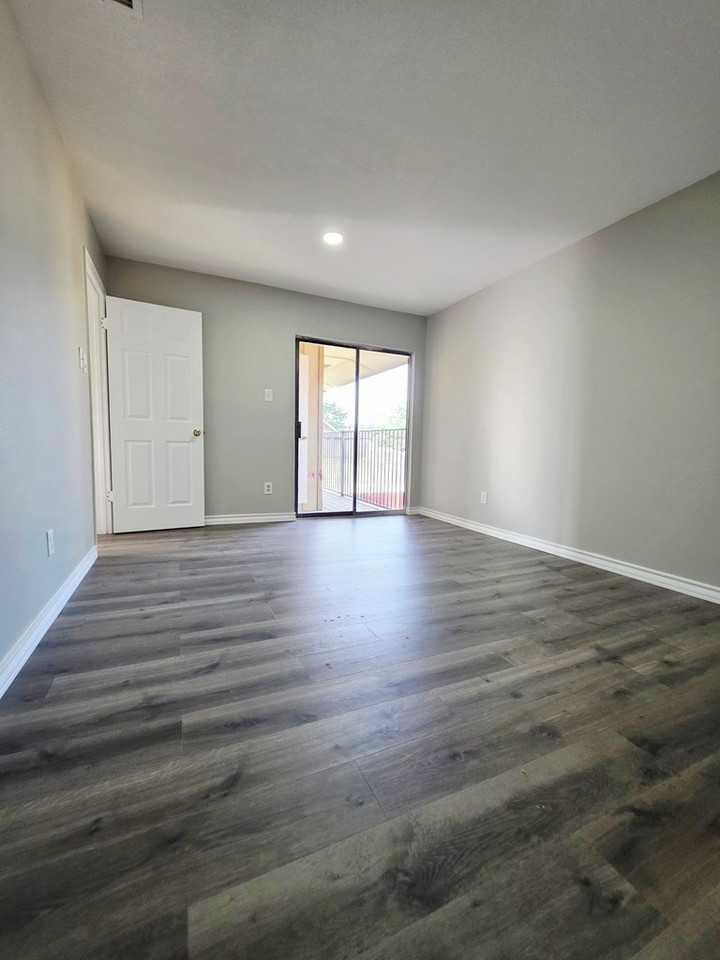 405 Humble Ave Apt A - Photo 7 of 10