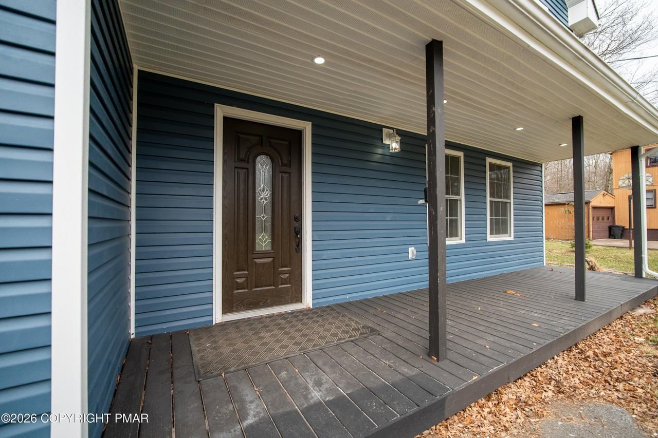 131 N Shore Dr - Photo 3 of 30