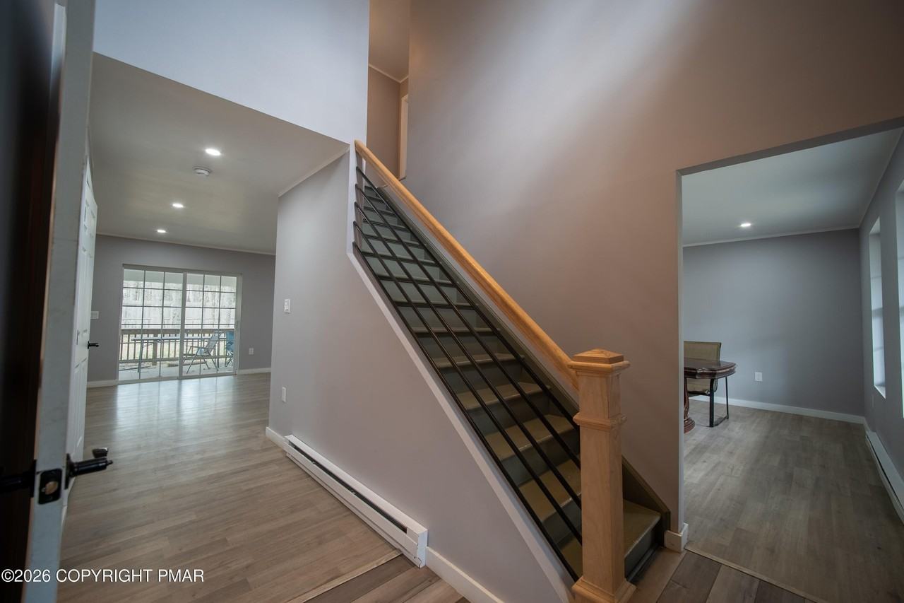 131 N Shore Dr - Photo 4 of 30