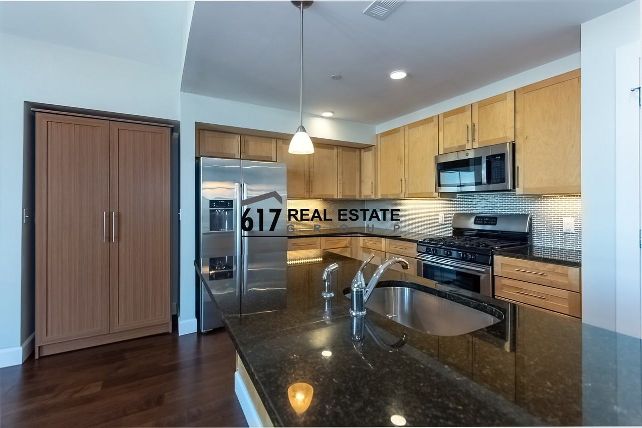 1501 Commonwealth Ave #PH3 - Photo 3 of 13