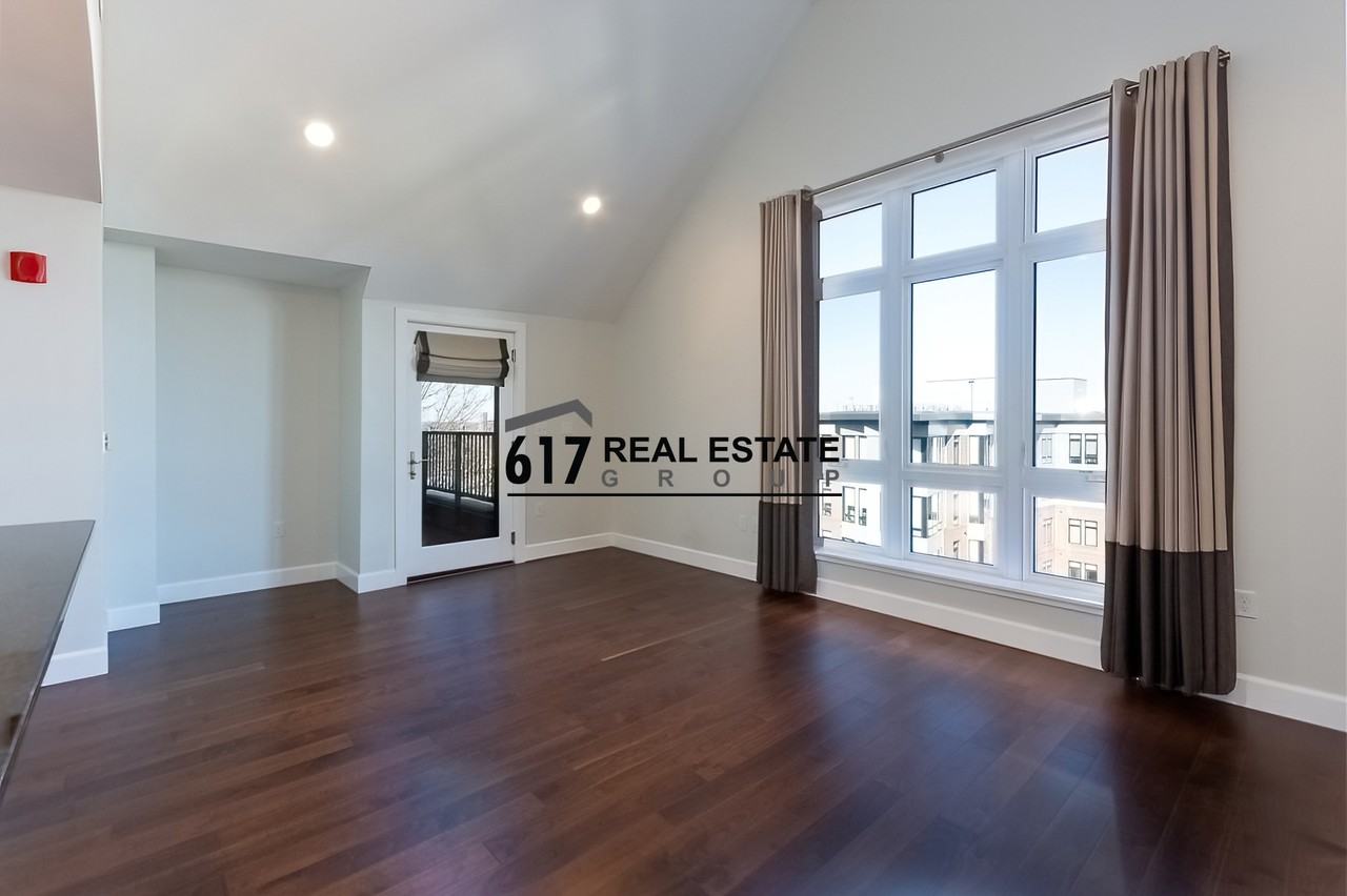 1501 Commonwealth Ave #PH3 - Photo 5 of 13