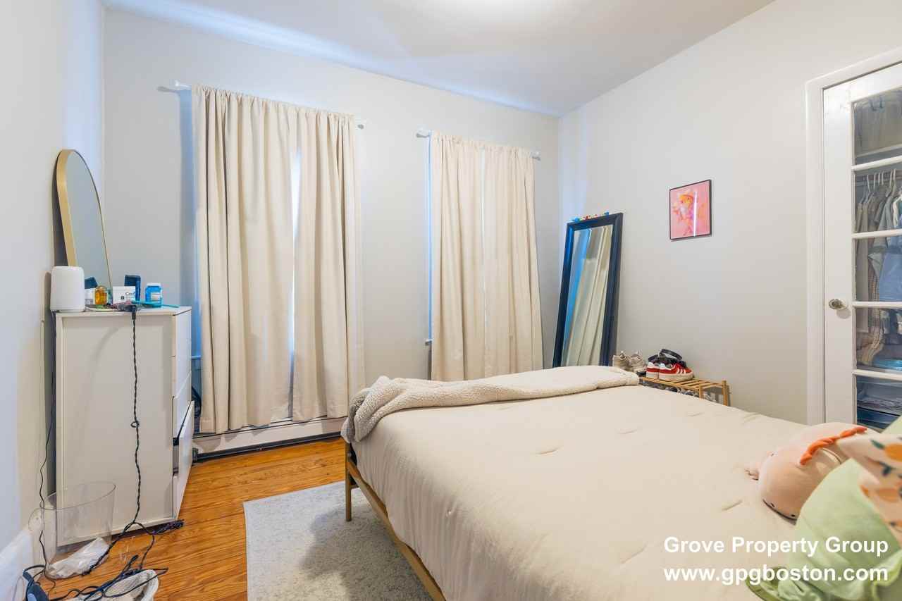 853 E 1st St #2 - Photo 3 of 7