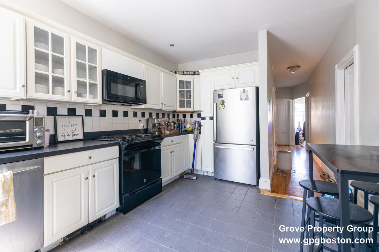 853 E 1st St #2 - Photo 6 of 7