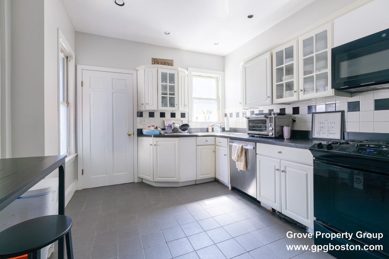 853 E 1st St #2 - Photo 7 of 7