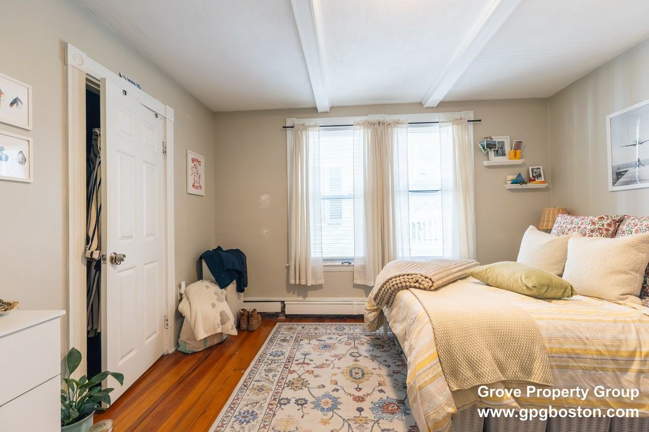 213 W 8th St #2 - Photo 4 of 7