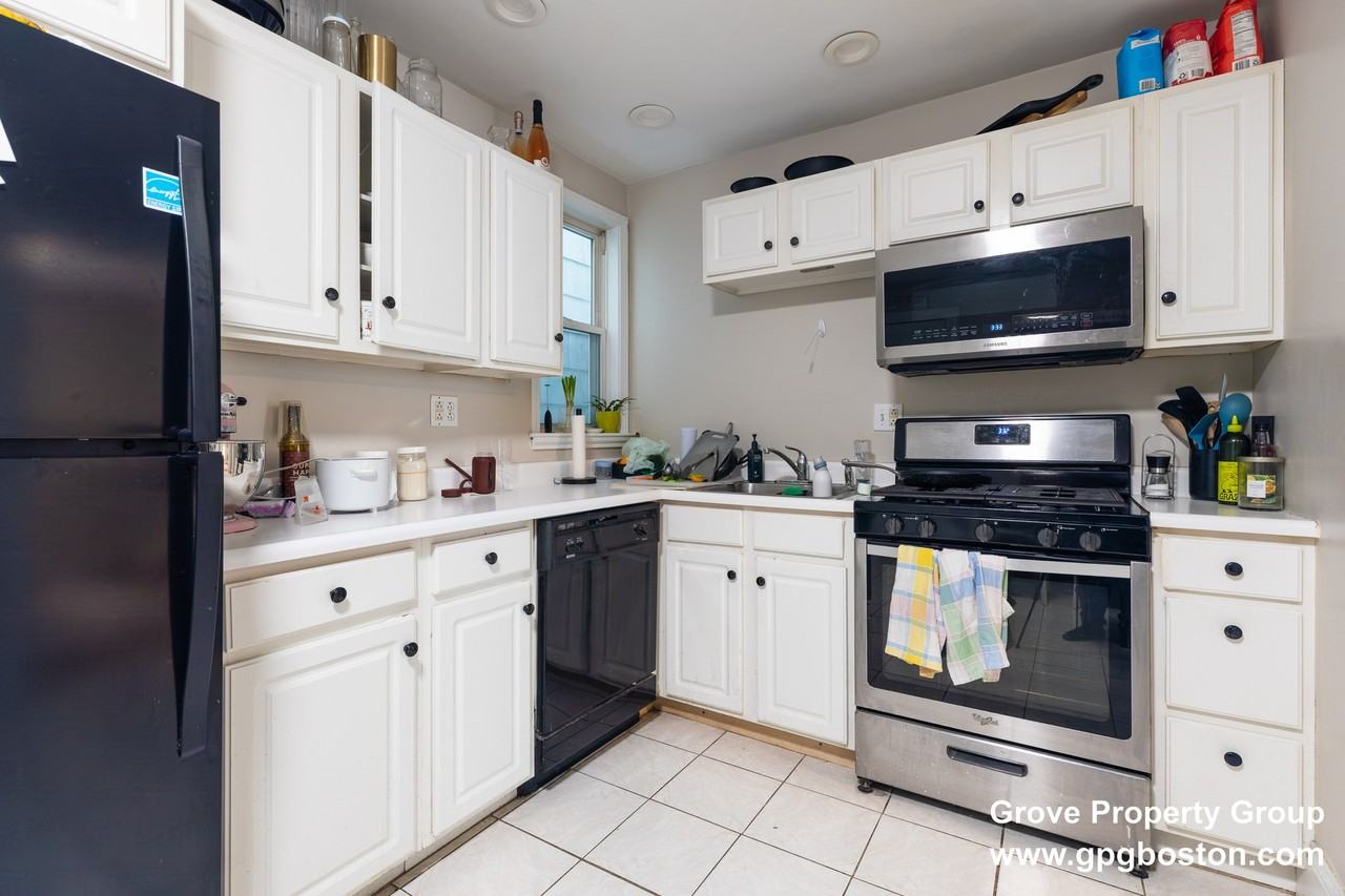 213 W 8th St #2 - Photo 5 of 7