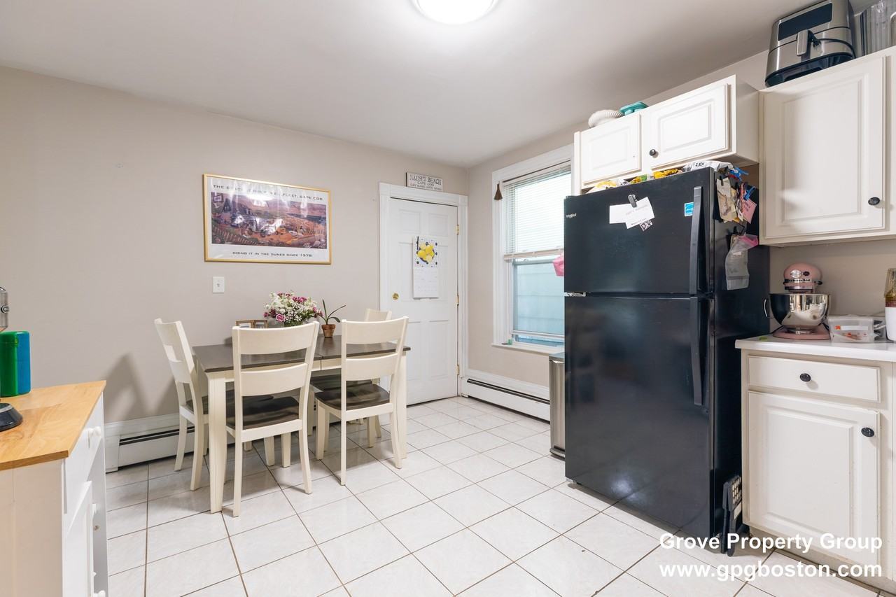 213 W 8th St #2 - Photo 6 of 7