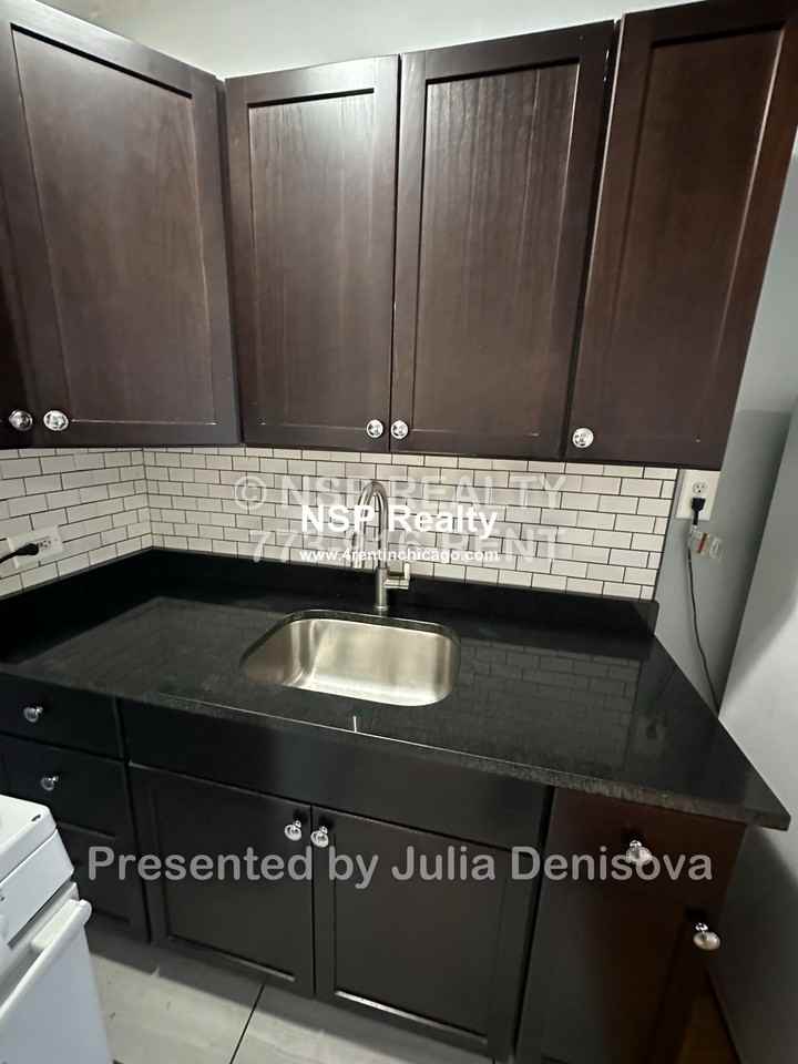 5670 N Ridge Ave #1K - Photo 2 of 7